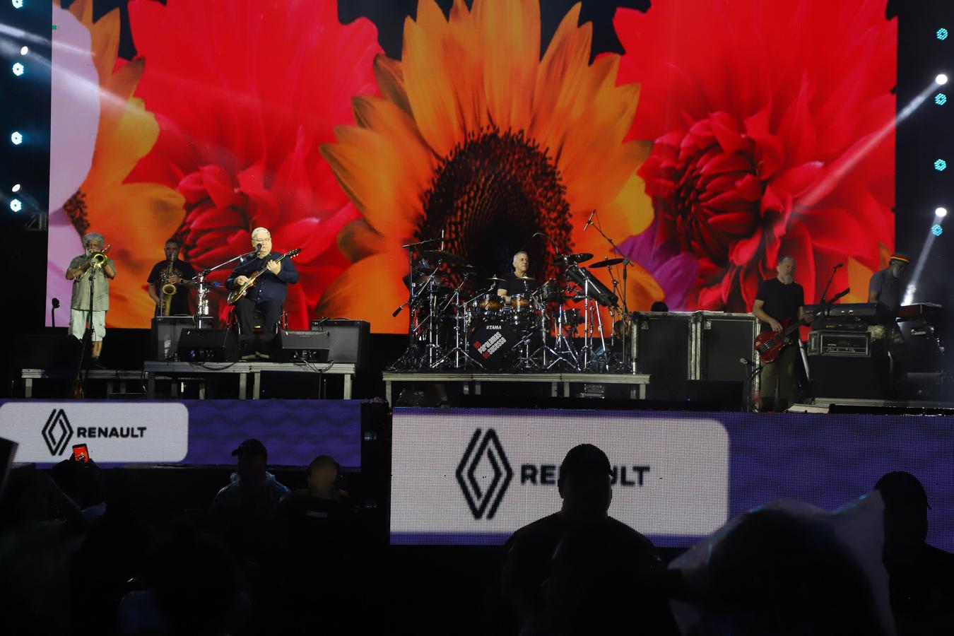 Aonde quer que eu vá: chuva, coral e emoção marcam show dos Paralamas em Matinhos