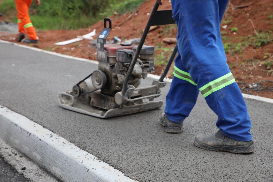 Calçada Ecológica: concreto produzido pela Prefeitura de Pinhais reforça ações contra alagamentos