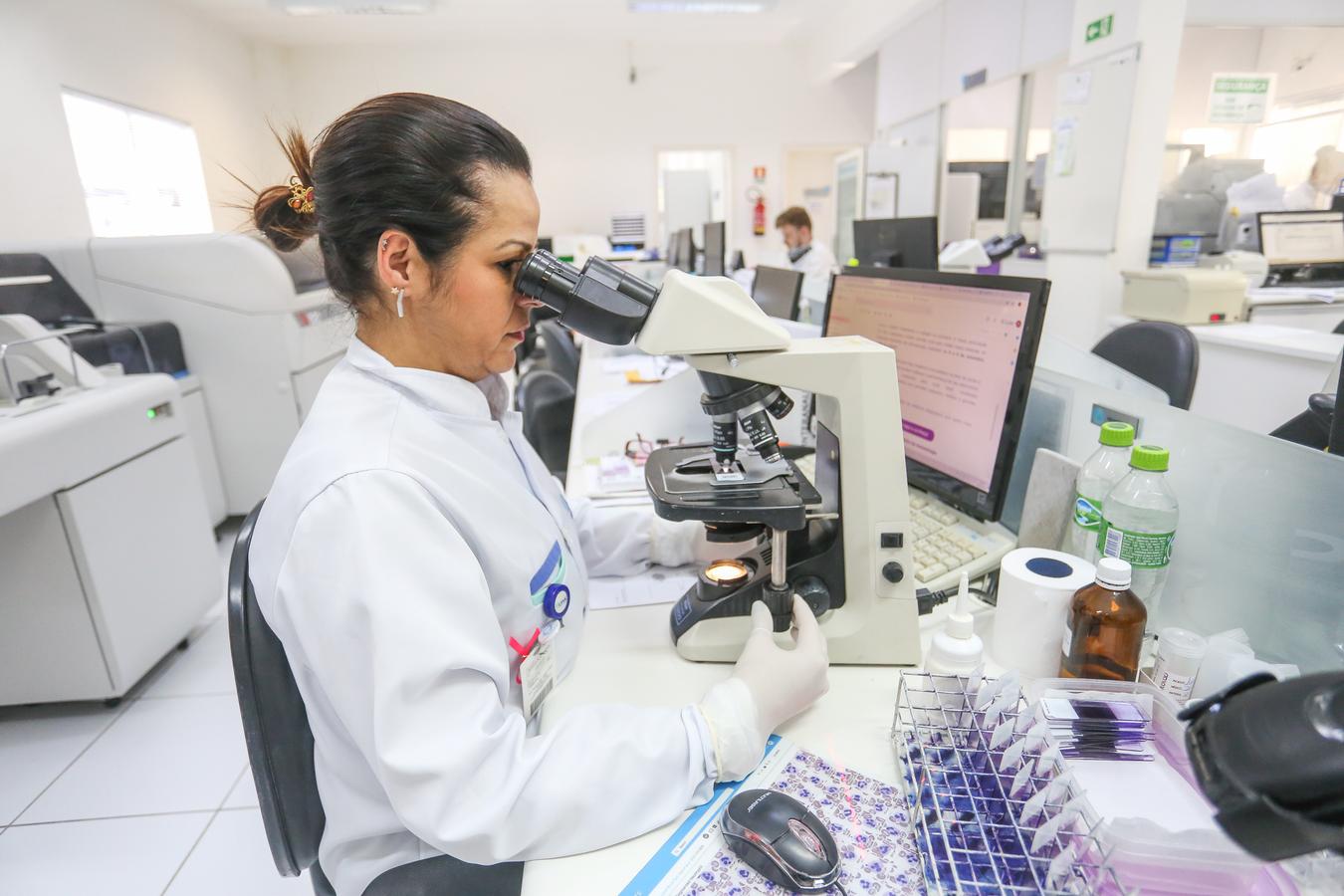 Carnaval acende alerta para prevenção contra ISTs no Brasil