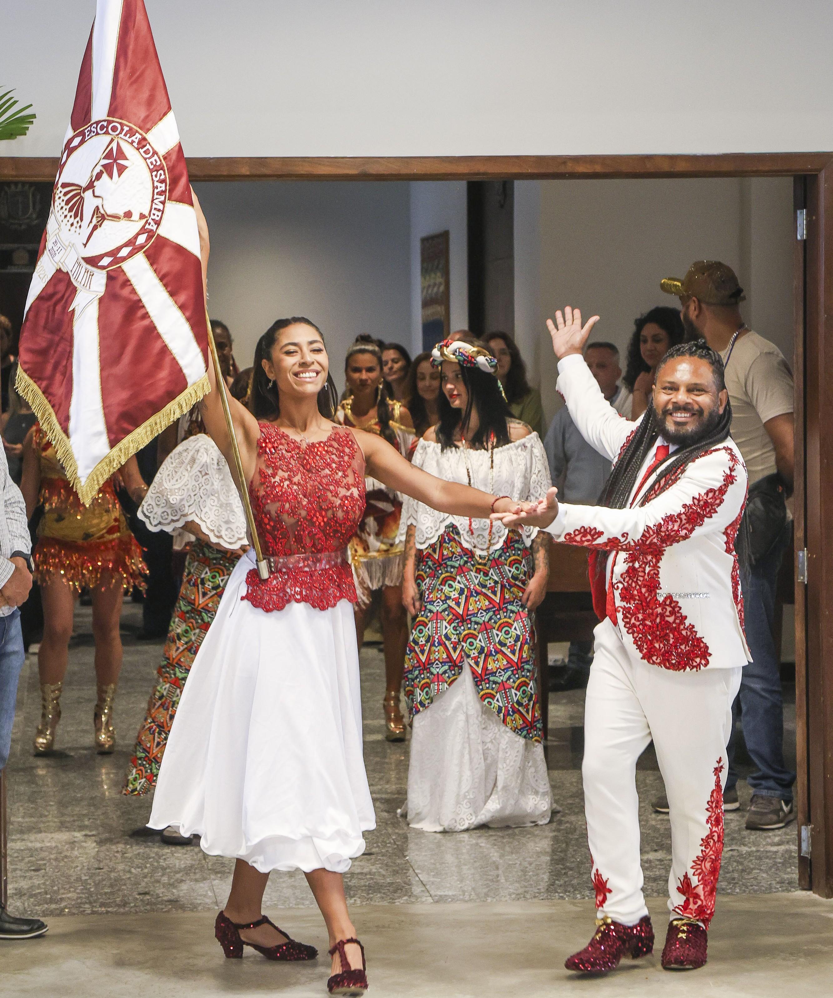 Eduardo Pimentel recebe campeãs do Carnaval 2026 e reafirma apoio à festa na Marechal