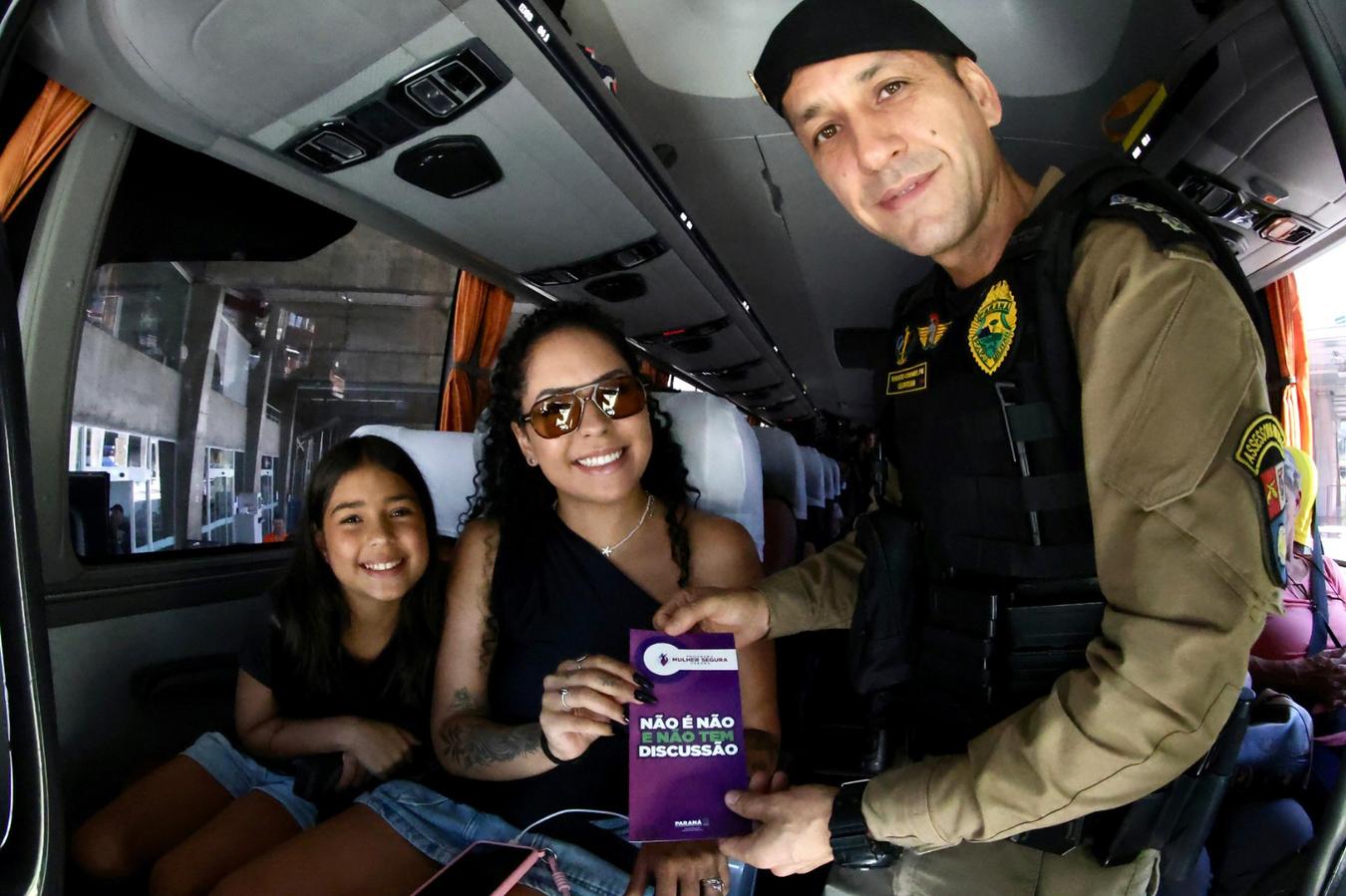 Estado faz ação na rodoviária de Curitiba para combater a violência contra a mulher