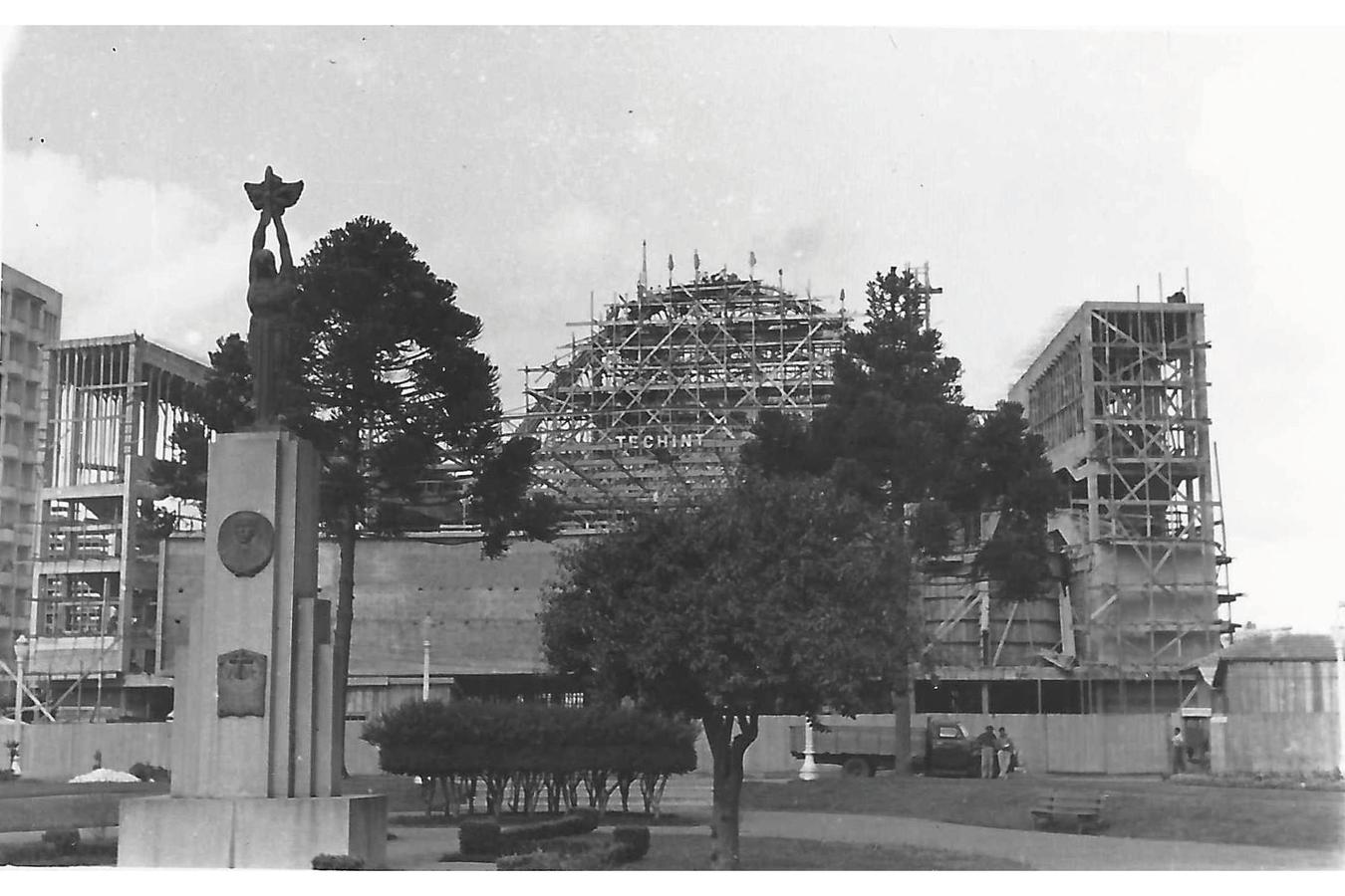 MON recebe projetos arquitetônicos icônicos do engenheiro Rubens Meister