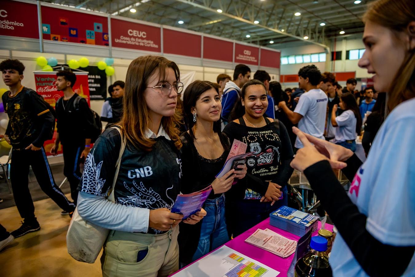 Mulheres e Meninas na Ciência: incentivo fortalece carreiras de pesquisadoras