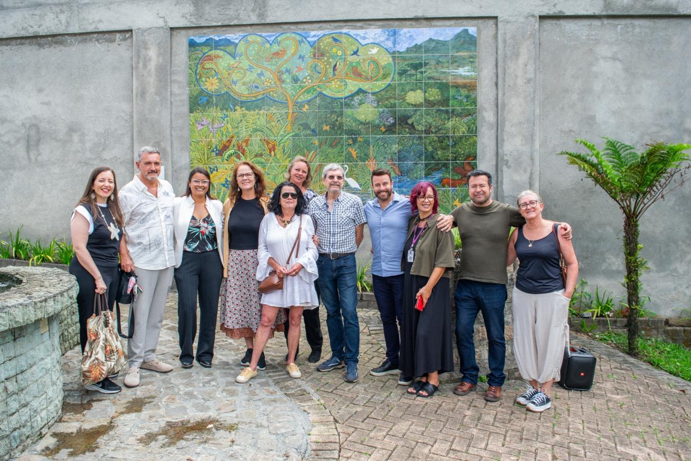 Parque das Águas recebe painéis em mosaico de artistas piraquarenses