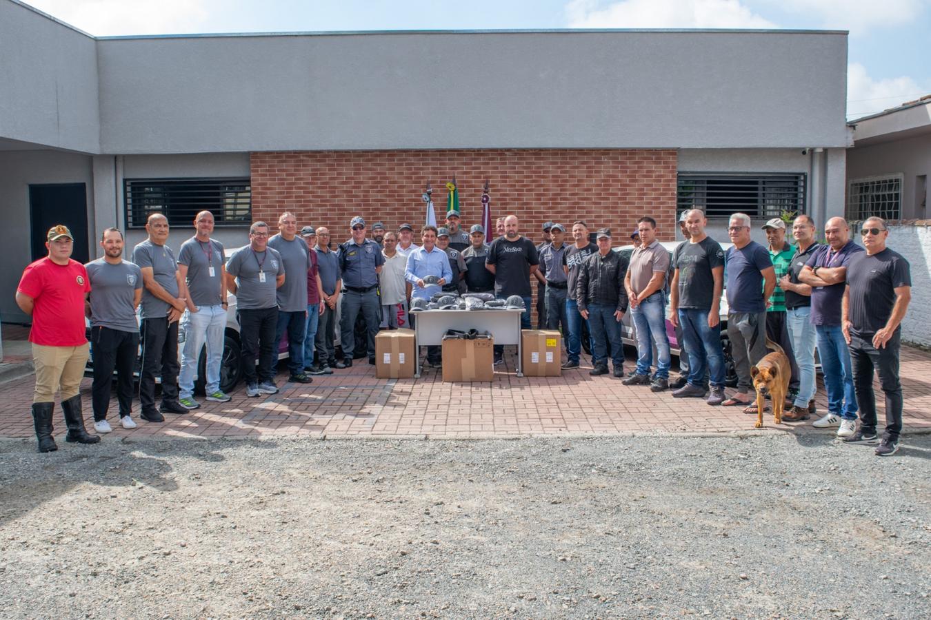 Servidores do DESP recebem novos uniformes