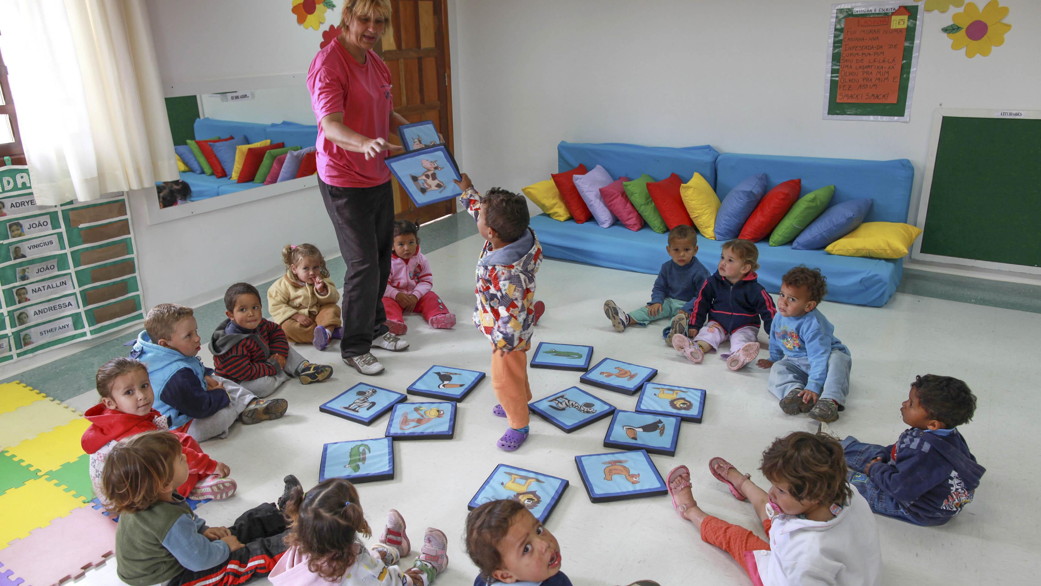 Vale-creche contribui para reduzir quase pela metade a fila desde abril do ano passado até agora