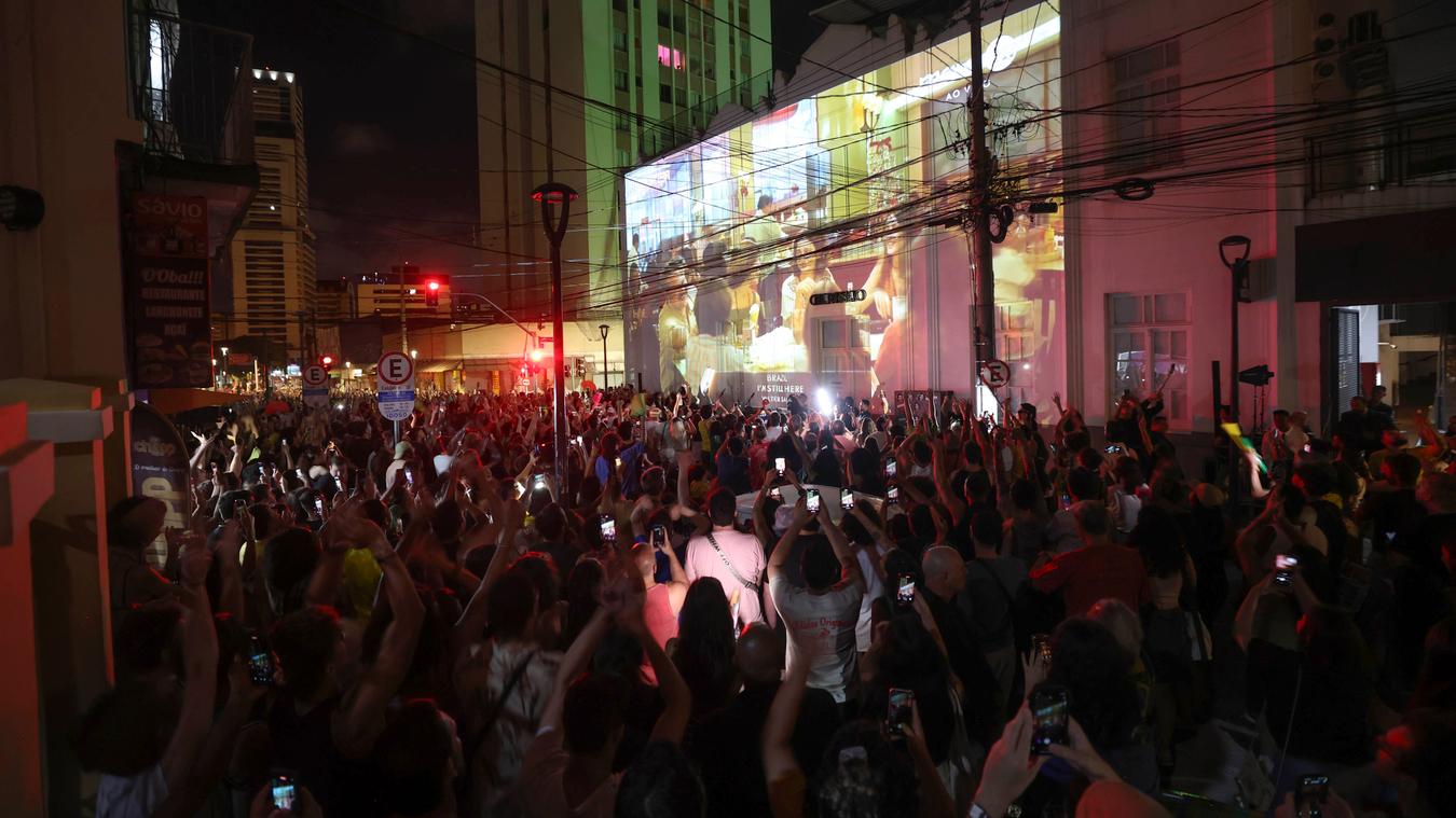 Cerimônia do Oscar será transmitida na fachada do Cine Passeio neste domingo, com torcida na Rua Riachuelo