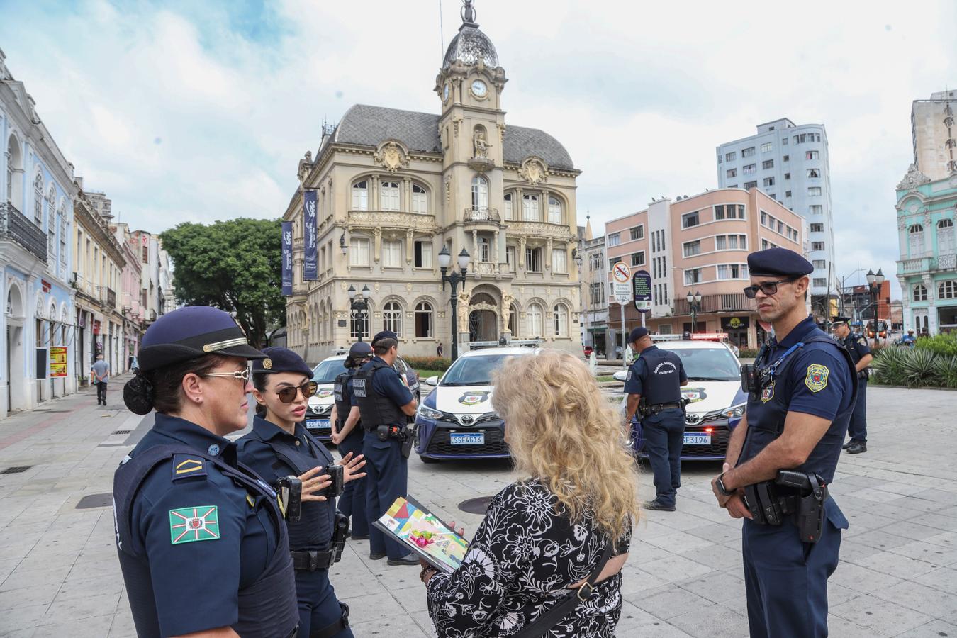 Guarda Municipal faz blitz de combate à violência contra a mulher nesta quinta