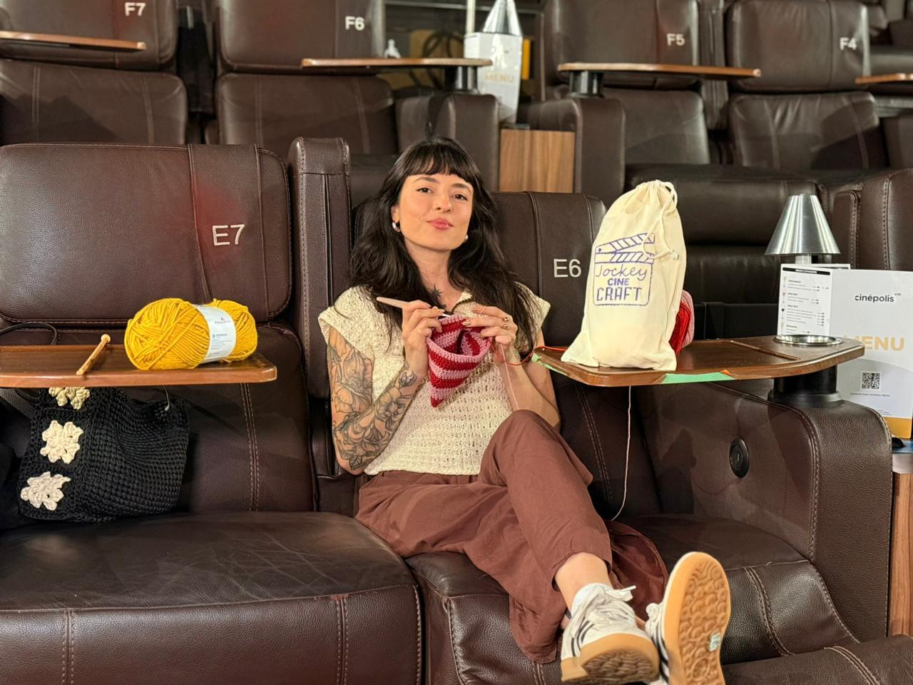 Jockey Plaza realiza 4ª edição do Cine Craft com experiência de crochê no cinema