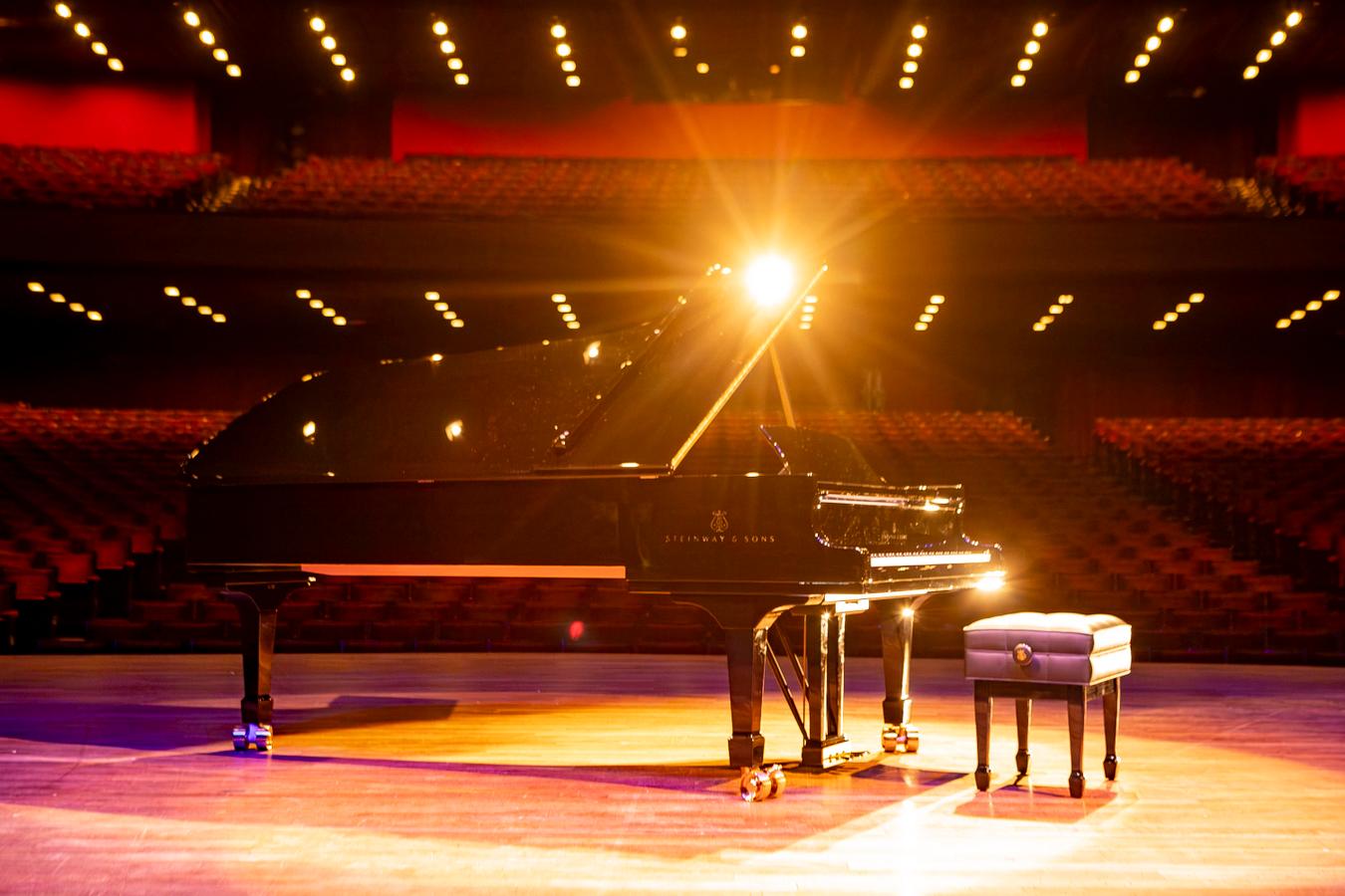 Orquestra Sinfônica estreia novo piano Steinway & Sons com o irlandês Barry Douglas