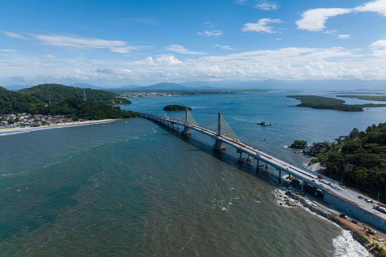 22 dias para a inauguração: mastros da Ponte de Guaratuba não têm mais andaimes