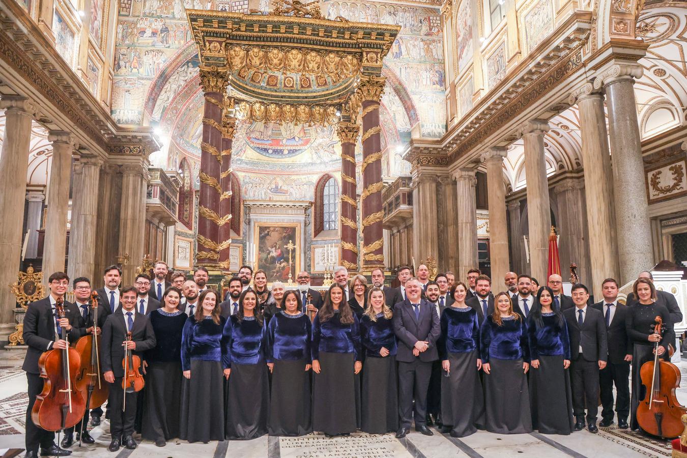 Carmina Burana terá ensaio aberto gratuito, com percussão, atores e solistas