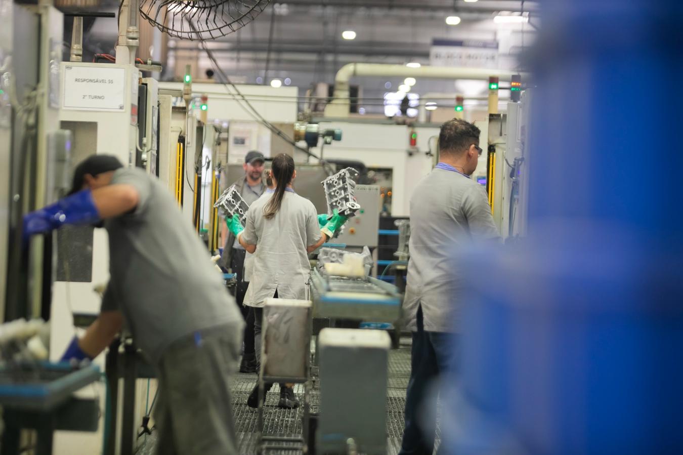 Debate sobre jornada de trabalho ignora impactos para a economia do país
