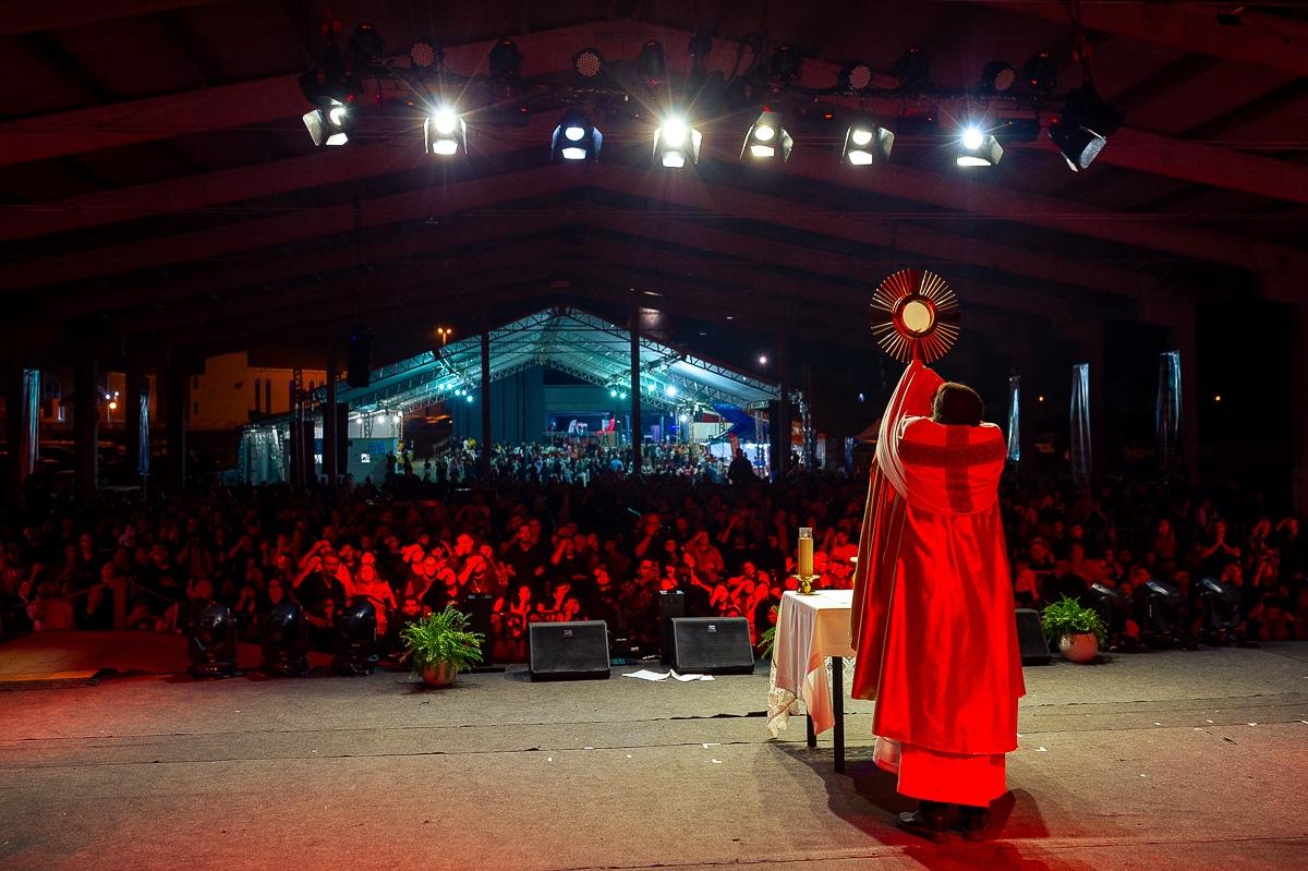 Semana Santa e Festa da Divina Misericórdia recebe fiéis com programação especial em abril