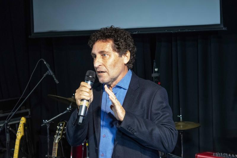 Teatro Heloína Ribeiro de Souza celebrou 10 anos com arte e emoção em Piraquara