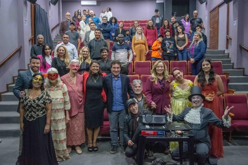 Teatro Heloína Ribeiro de Souza celebrou 10 anos com arte e emoção em Piraquara