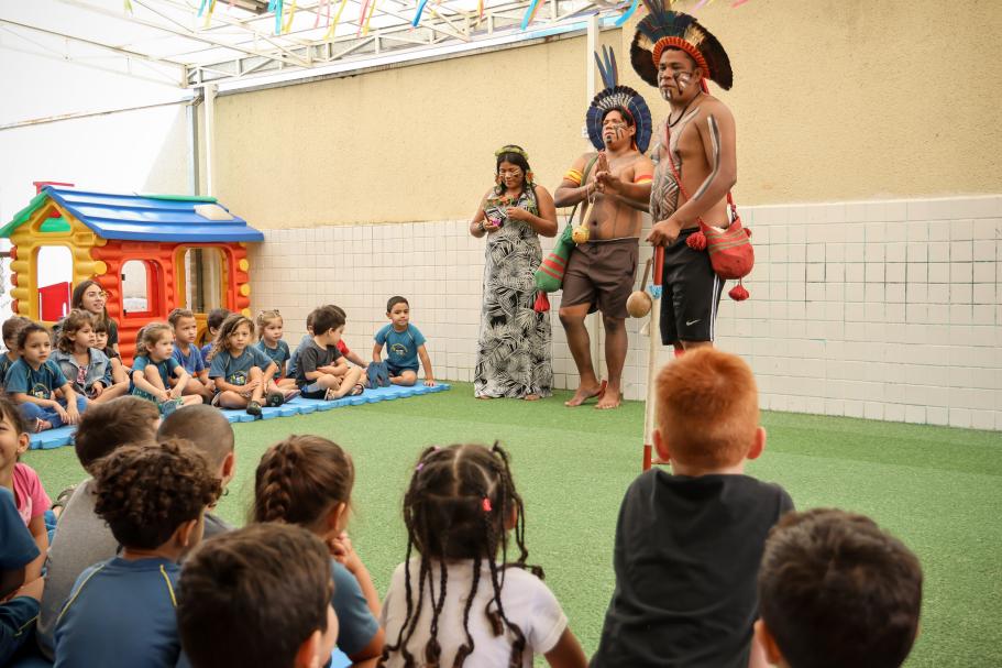 Vivência indígena transforma aprendizado em unidades escolares em Pinhais