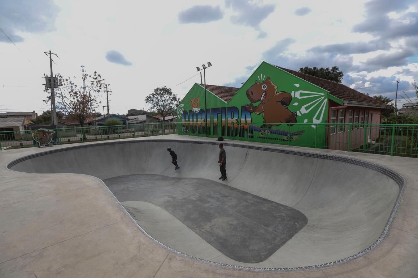 Prefeito Eduardo Pimentel entrega pista de skate revitalizada no Parque Olímpico do Cajuru