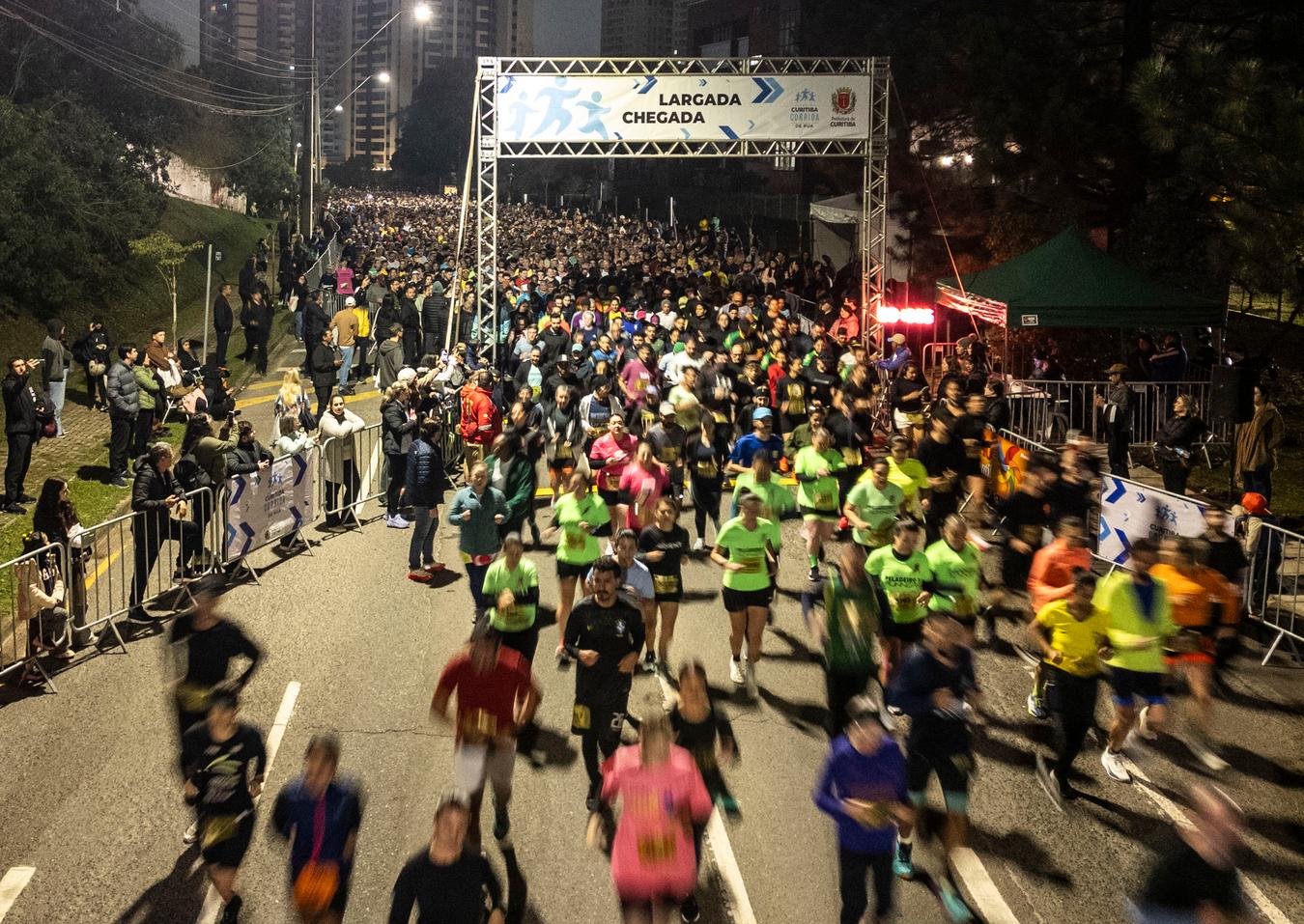 2ª etapa do Circuito Curitiba de Corridas de Rua reuniu 6 mil atletas na prova deste domingo