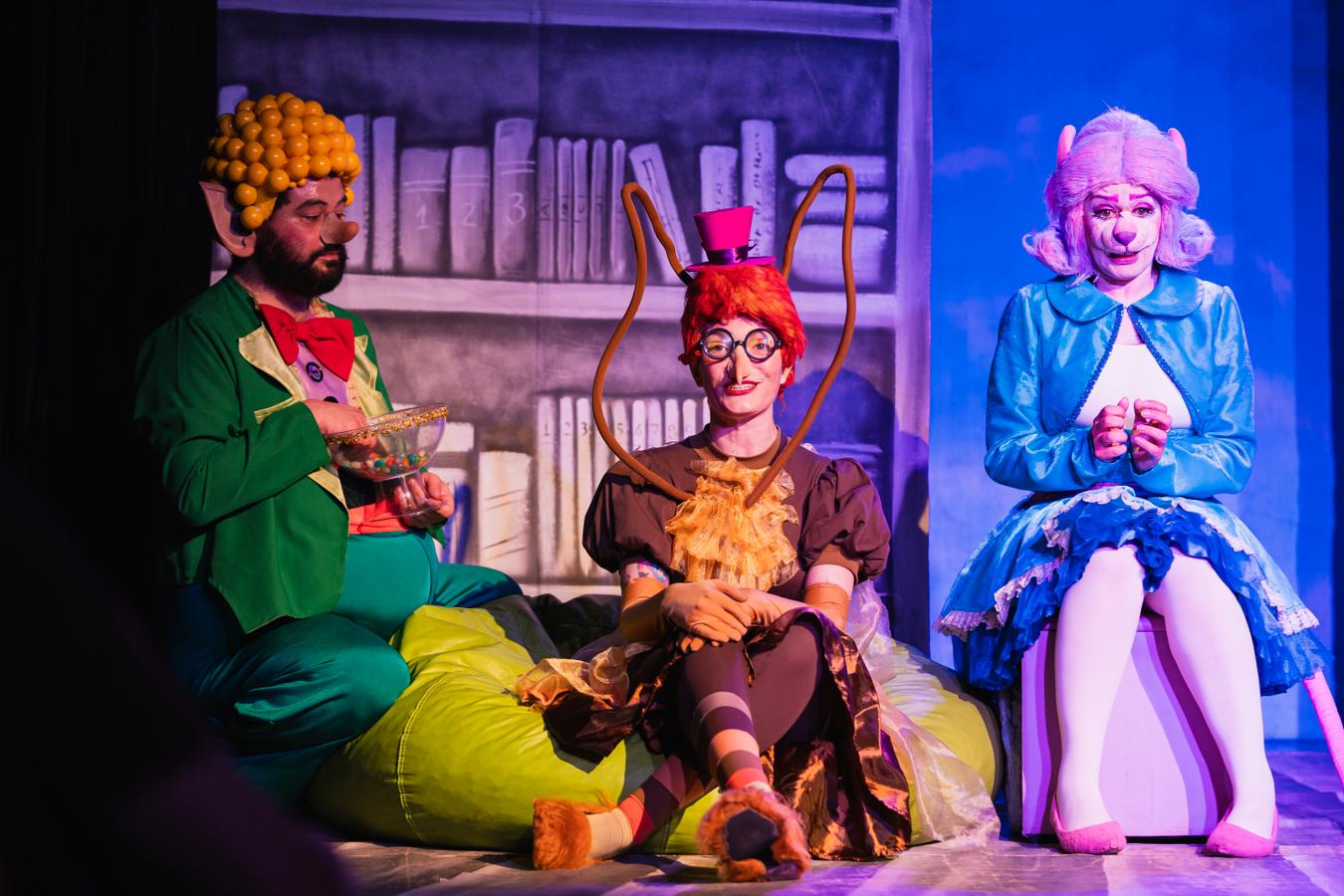 Alameda Cia. Teatral celebra o universo da literatura em "EBA! A Extraordinária Biblioteca de Alexandria"
