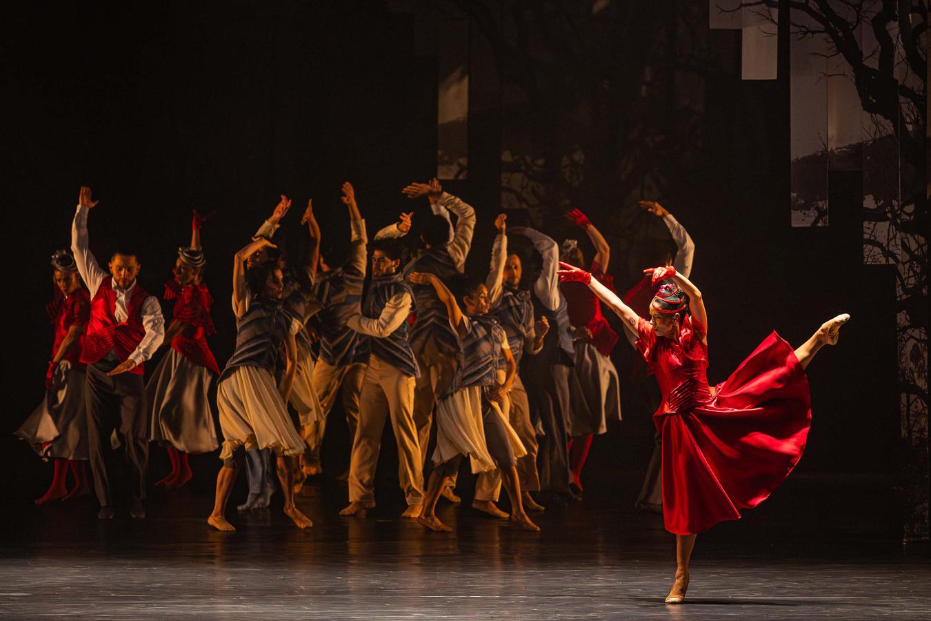 Balé "GiselleS" encerra temporada no Teatro Guaíra com mais de 11 mil espectadores