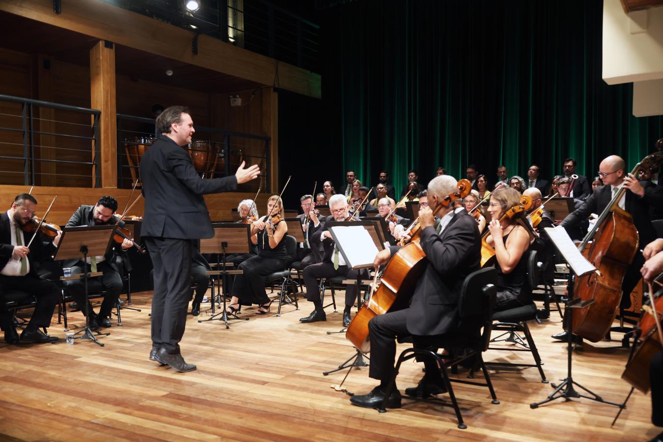 Camerata apresenta concerto que será levado em turnê por São Paulo