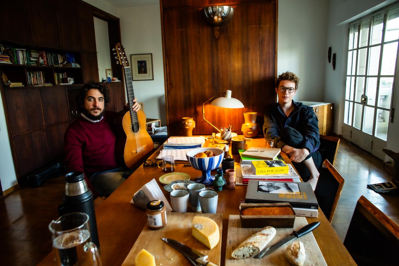 “Canções do Brasil” reúne Ayrton Montarroyos e João Camarero em concerto voz e violão no Guairinha