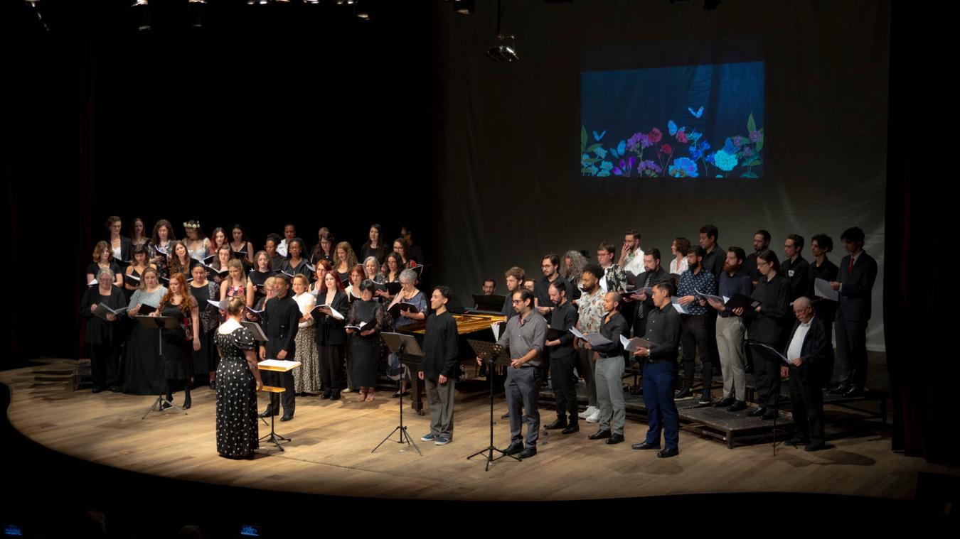 Coro da UFPR apresenta concerto em homenagem ao Dia dos Namorados no Teatro da Reitoria
