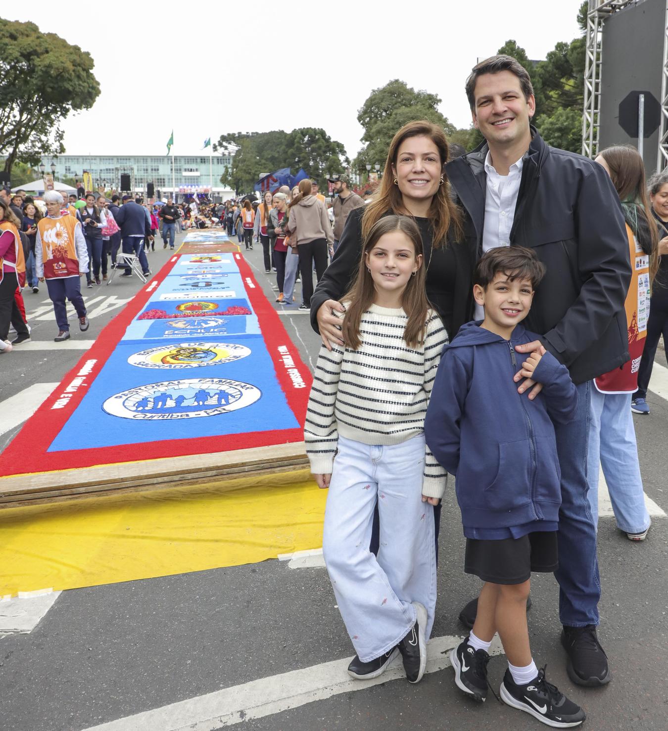 Corpus Christi reúne milhares de fiéis em celebração do centenário da Arquidiocese de Curitiba