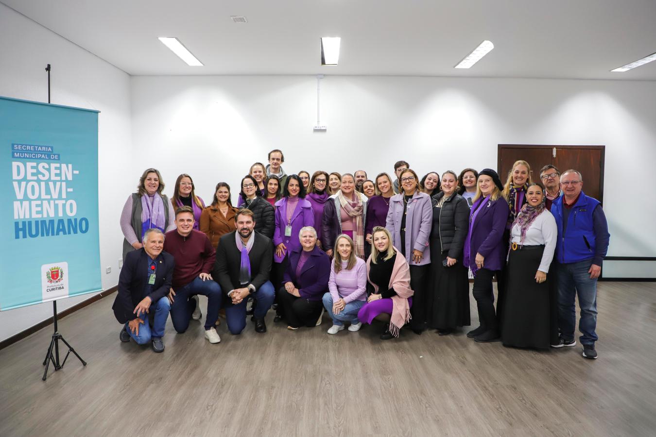 Curitiba desenvolve ações do Junho Violeta, mês dedicado ao combate à violência contra idosos