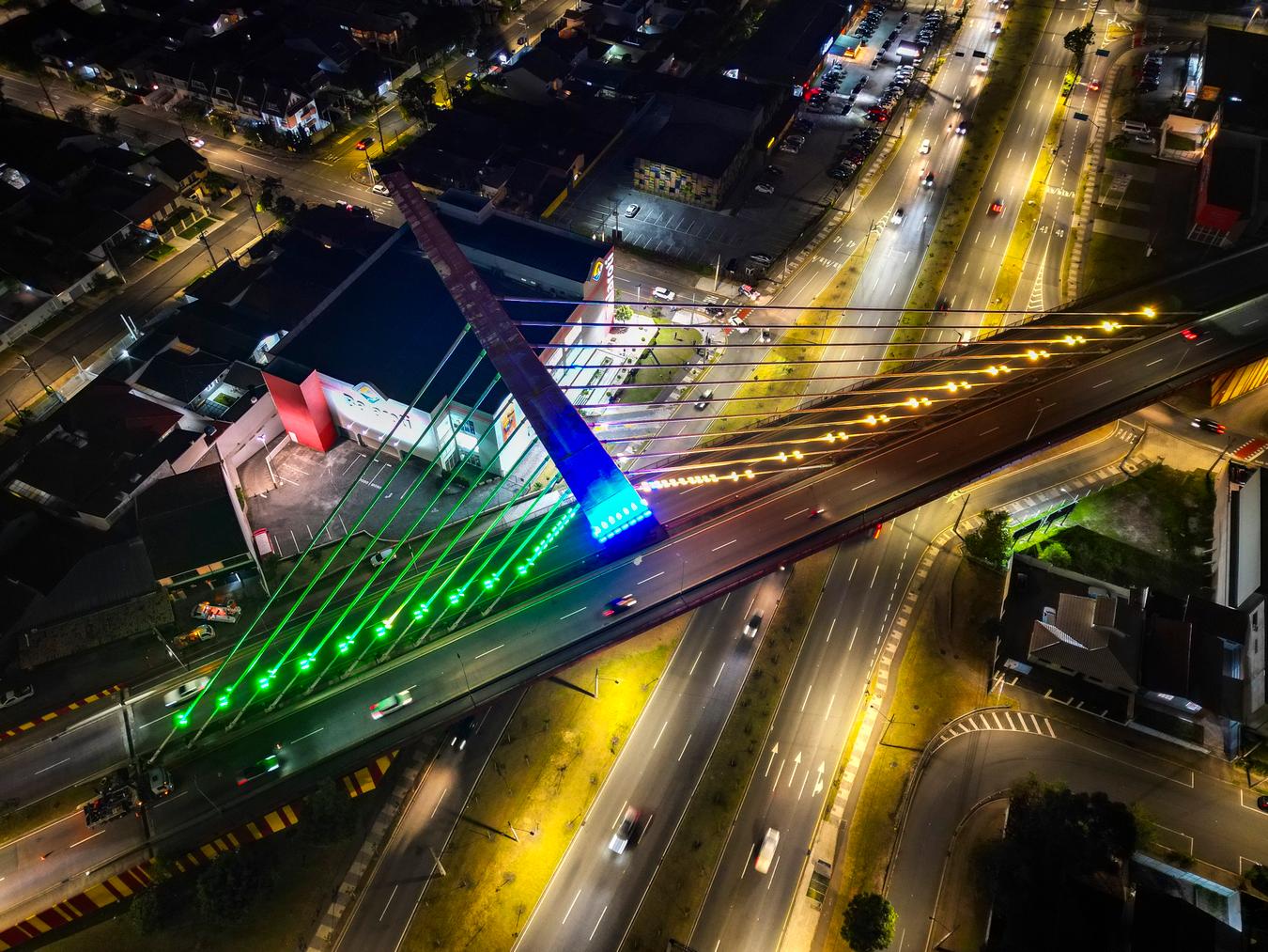 Curitiba entra na torcida e ilumina espaços públicos com as cores do Brasil durante a Copa do Mundo