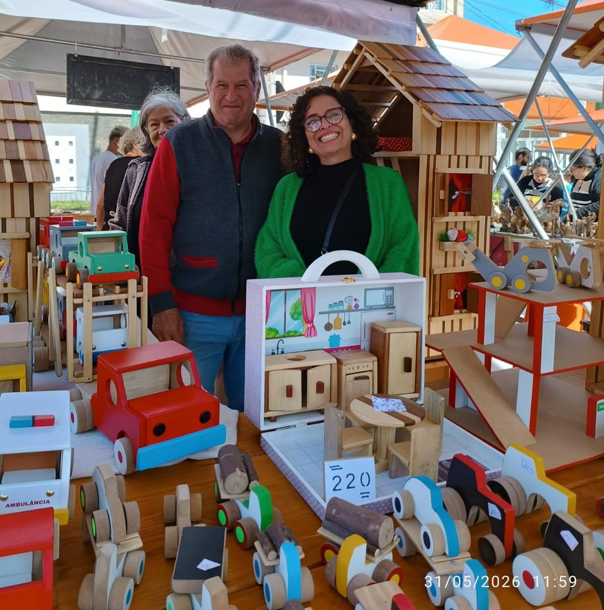 Curitiba Turismo promove capacitação para artesãos do Largo da Ordem