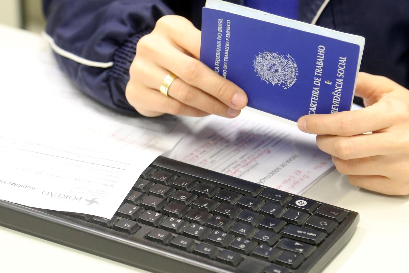 Diferentes níveis de experiência e escolaridade: Paraná tem 21 mil vagas de empregos