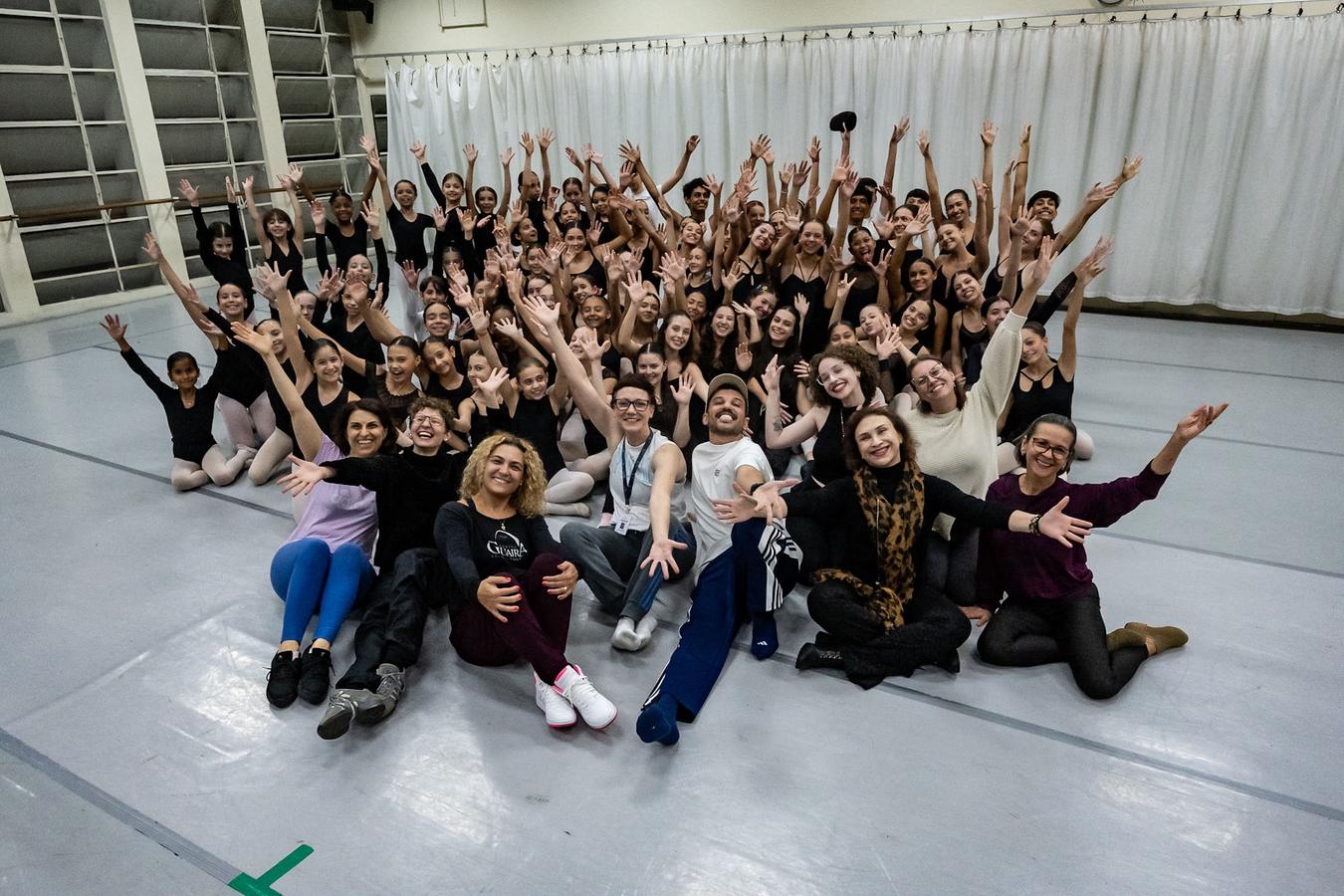 Escola de Dança Teatro Guaíra celebra 70 anos com espetáculo que revisita a própria trajetória