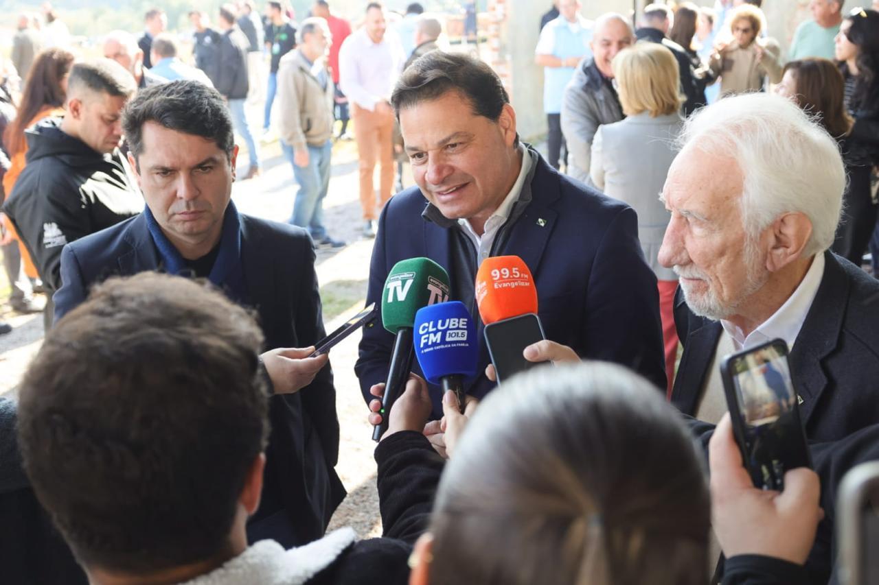 Sandro Alex destaca potencial do turismo religioso durante lançamento de complexo de evangelização em Piraquara
