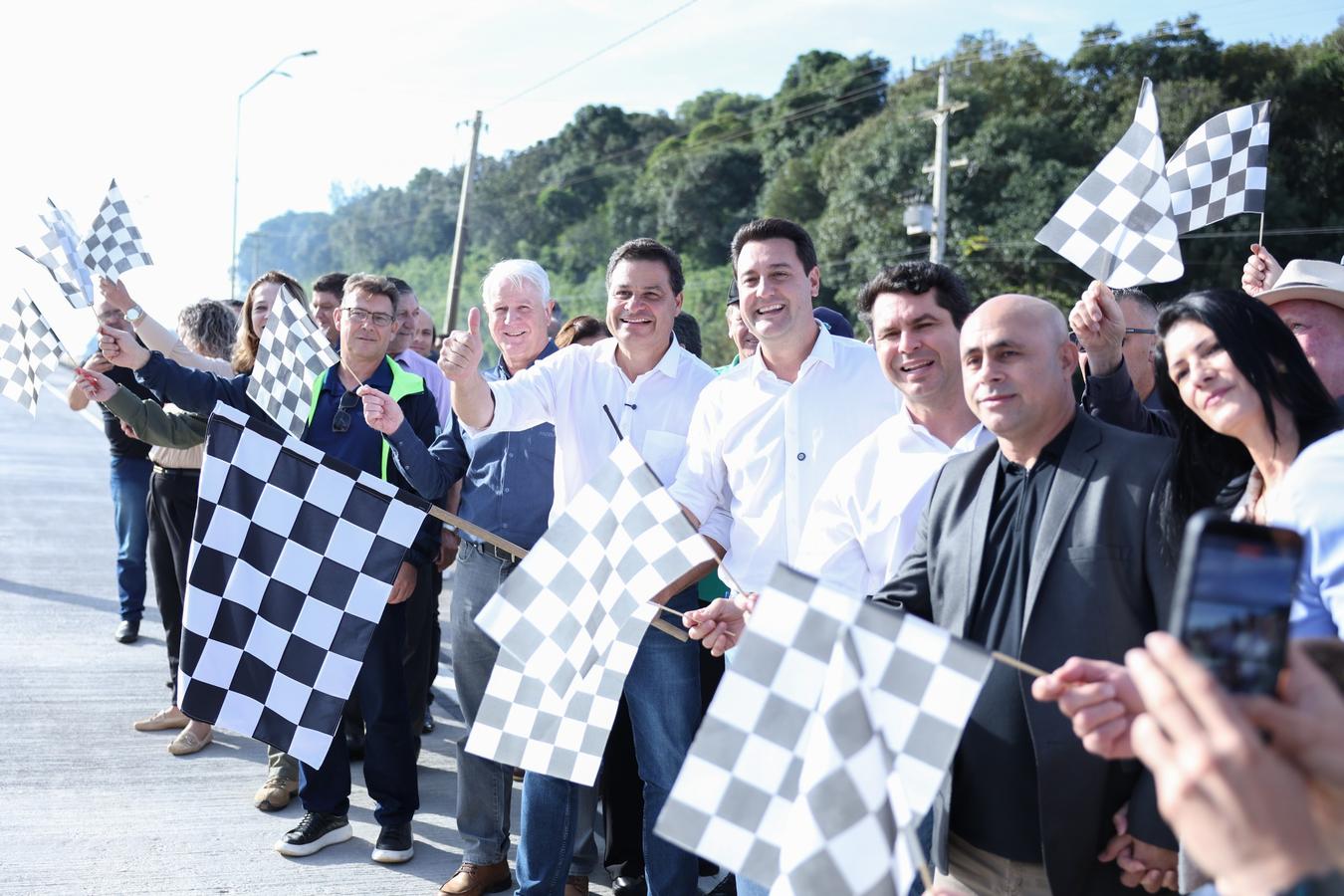 Sandro Alex quer ampliar programa de rodovias em concreto que já chegou a mil quilômetros