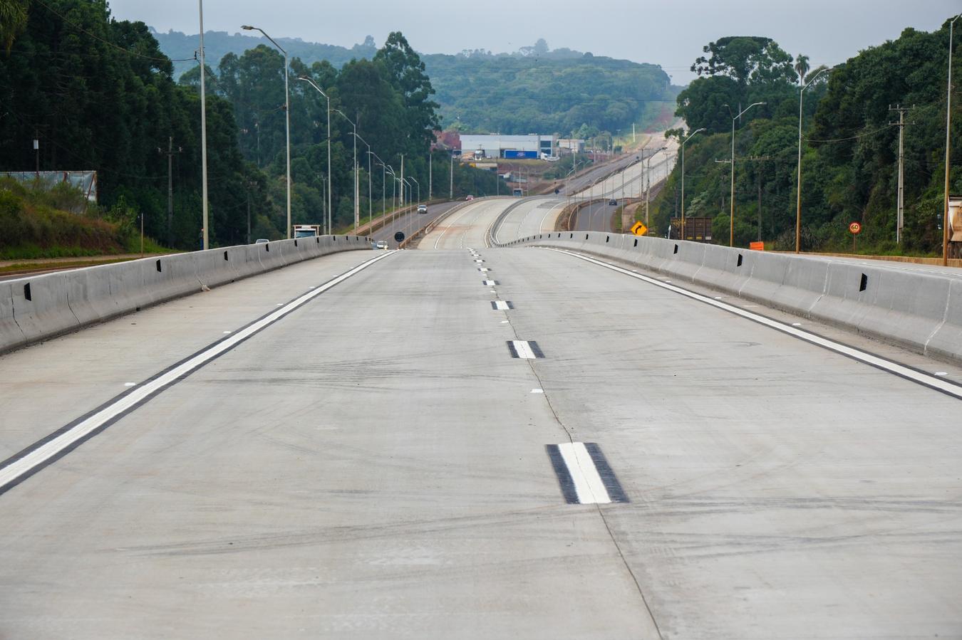 Sandro Alex quer ampliar programa de rodovias em concreto que já chegou a mil quilômetros