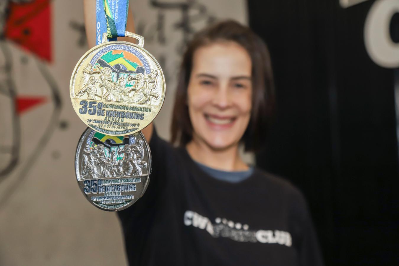 Servidora da Prefeitura de Curitiba conquista título brasileiro de kickboxing