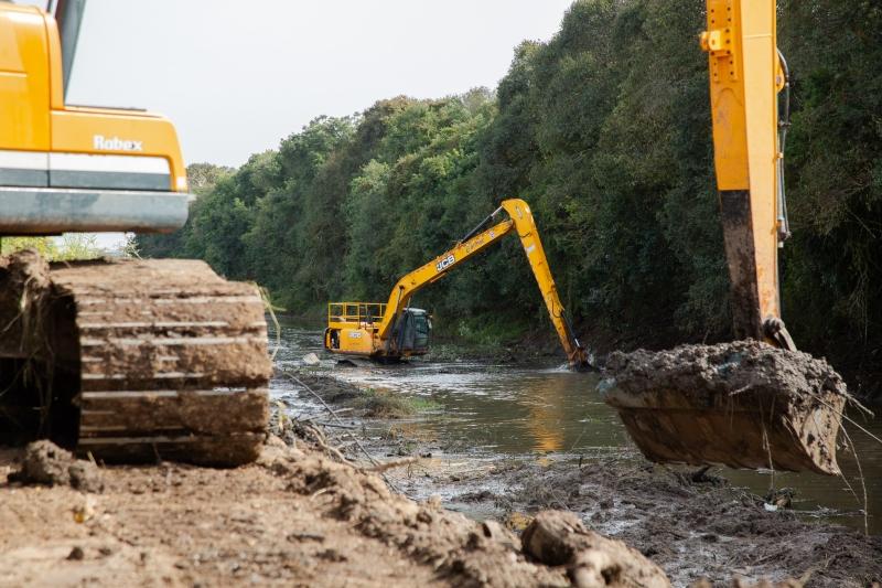 Ação conjunta entre Piraquara e Pinhais avança no Rio Iraí