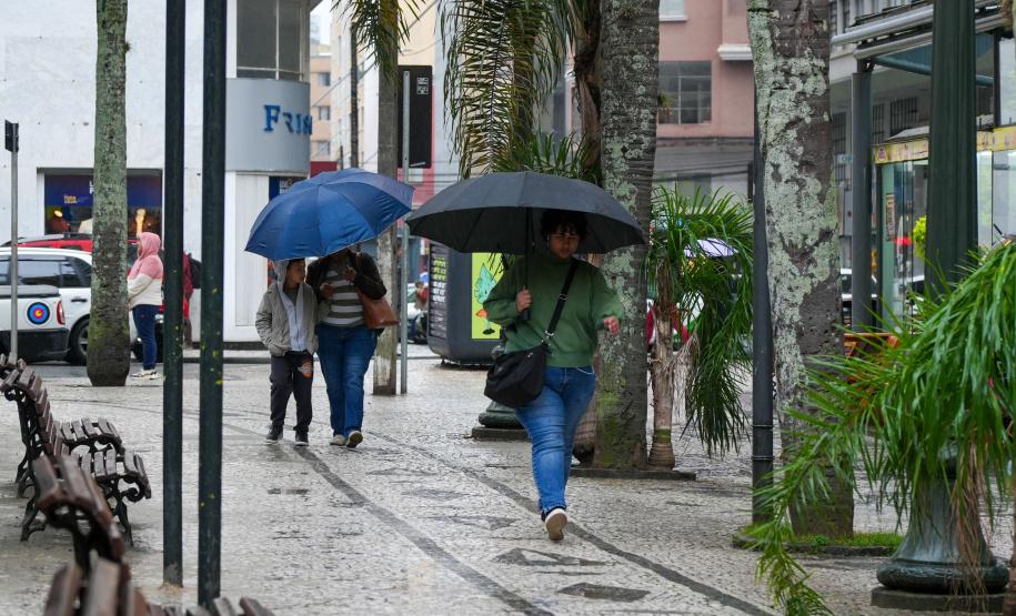 Chuva retorna ao Paraná neste fim de semana, prevê o Simepar