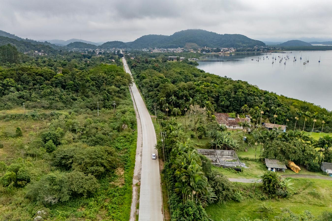 Obras de pavimentação em concreto em Antonina ultrapassam 90% de execução