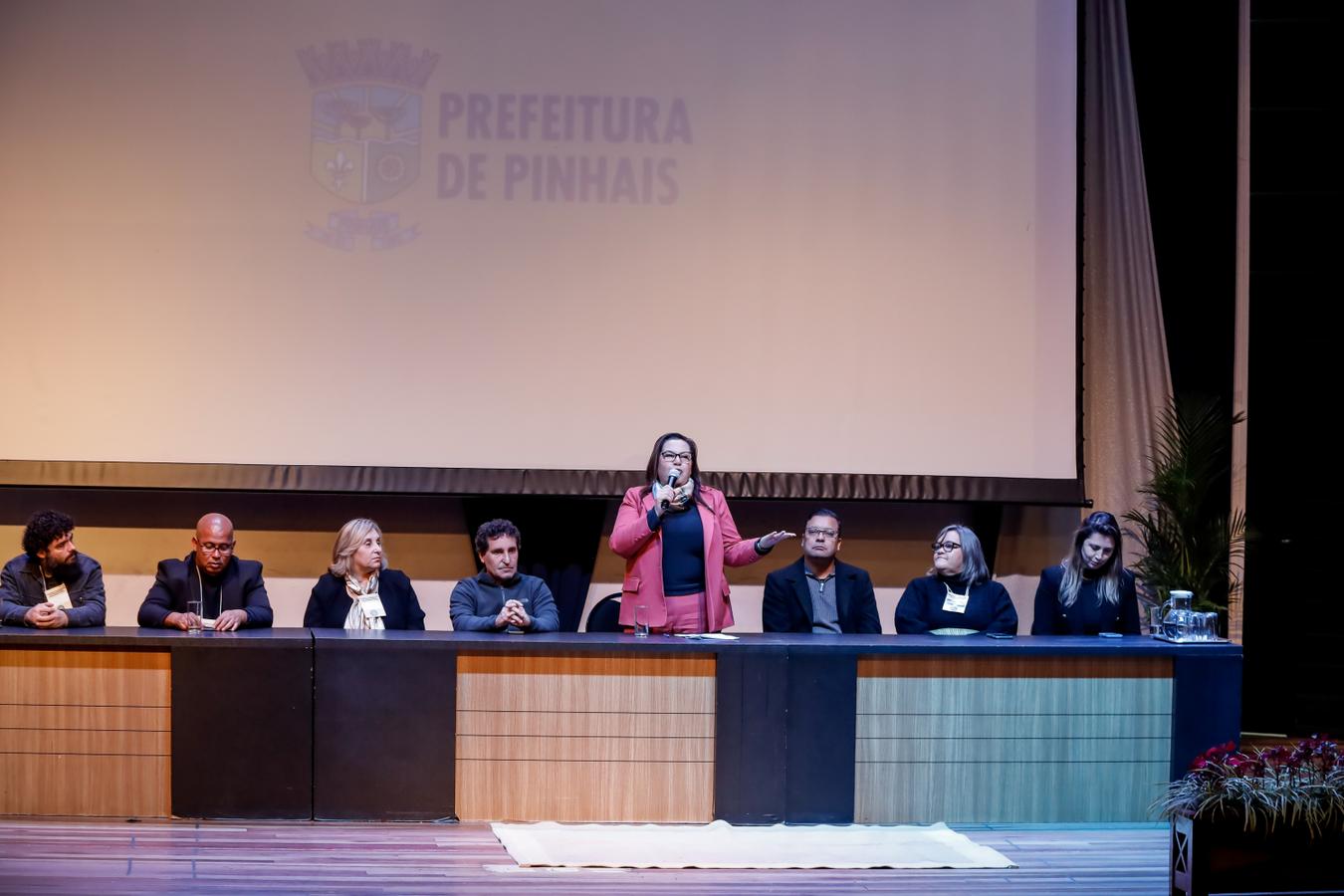Pinhais sediou o 1.º Seminário Intermunicipal dos Trabalhadores do SUAS