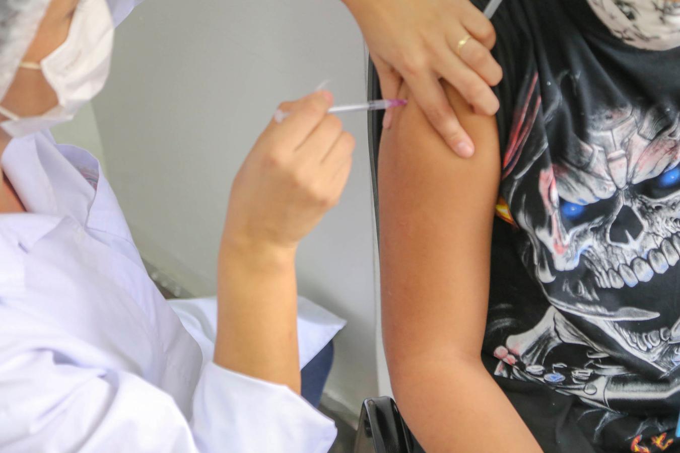 Prazo para vacinação contra HPV em jovens de 15 a 19 anos é ampliado até dezembro